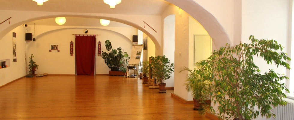 170 m2  in Teil - oder ganzjähriger Untermiete. Zentral gelegen in ruhiger Hoflage