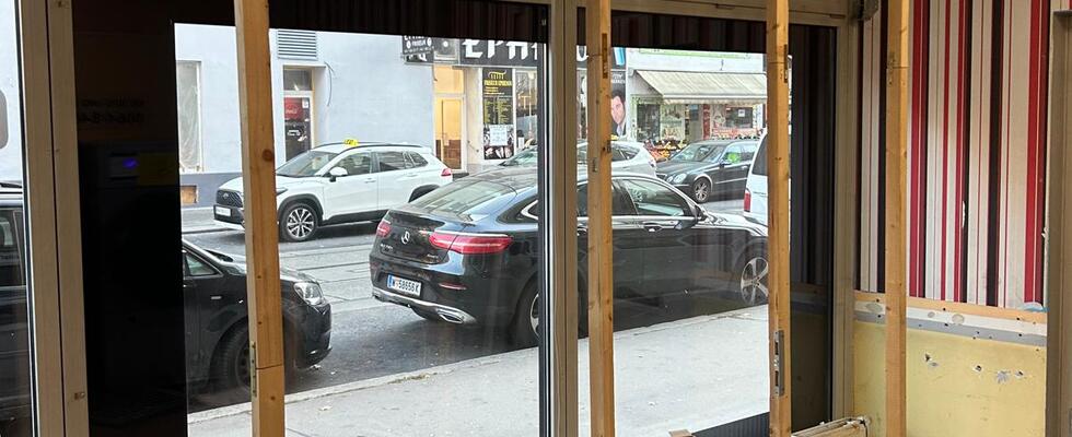 Raum mit eigenem Straßeneingang ca 20m²