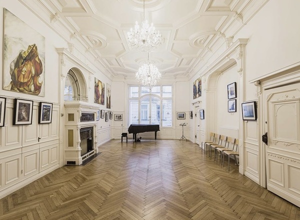 Vermiete zur Mitbenutzung an Werktagen schöne Räumlichkeiten