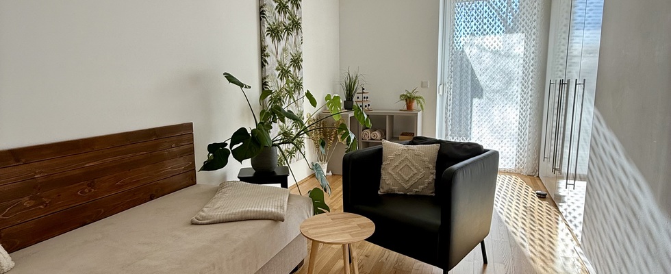 Ruhiger Raum für Gespräche/Körperanwendungen