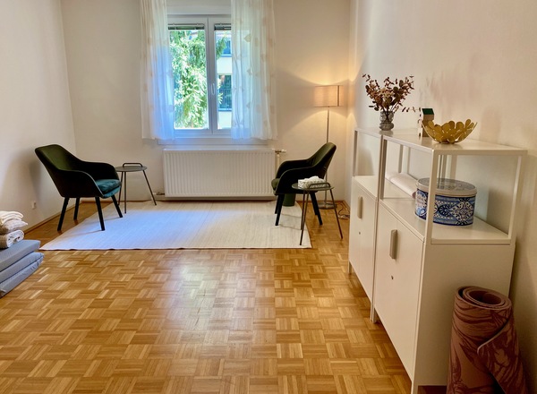 Vermiete wunderschönen Praxisraum tageweise