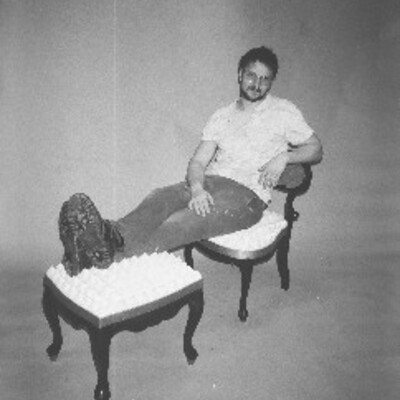 Suche eine Werkstatt/ ein Atelier für handwerkliche Tätigkeiten.