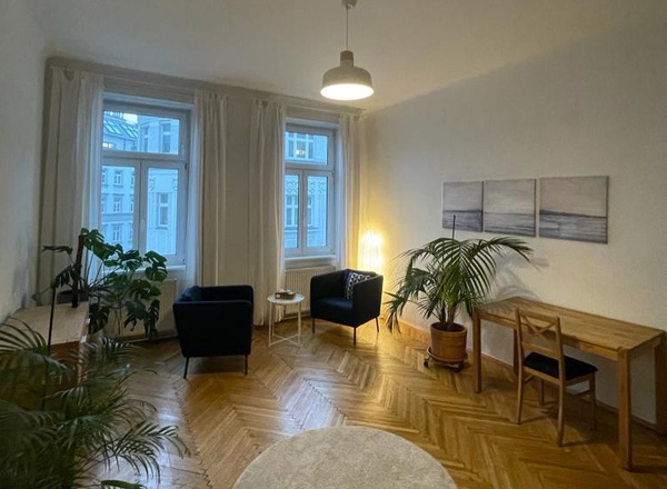 Großer, heller Raum (22m2) in Altbaupraxis