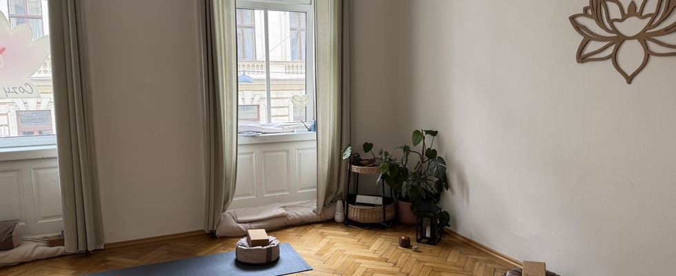 Vermiete zur Mitnutzung meinen Yogaraum für kleine Gruppen