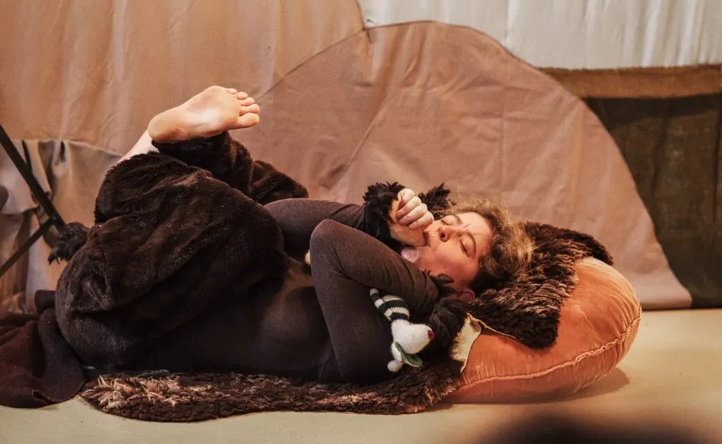 Der erste Winterschlaf des kleinen Bären