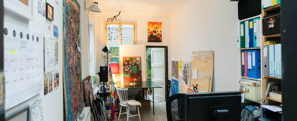 Vermiete zur Mitbenutzung die Räumlichkeiten meiner Atelierwohnung für berufliche Zwecke