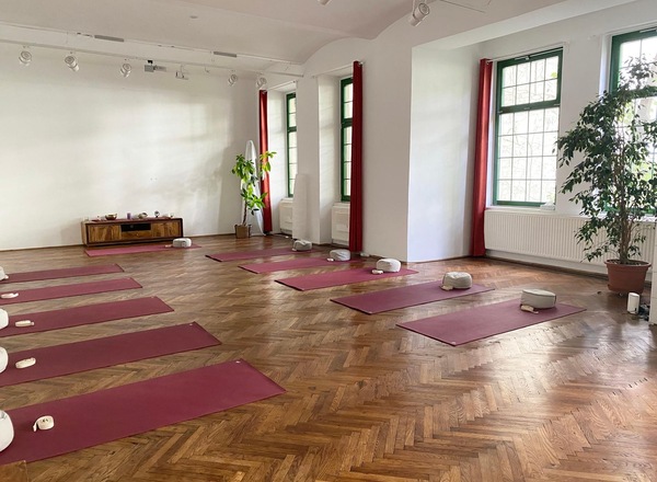 Yoga8 - Seminarzentrum 