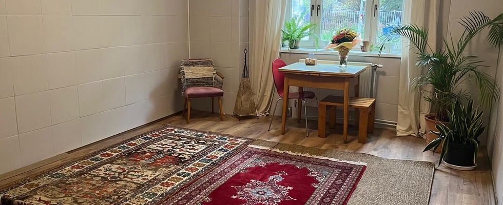 Vermiete Raum zur Mitbenutzung