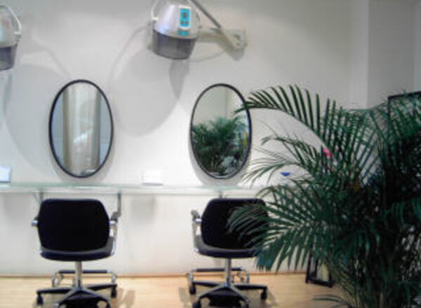 Friseurarbeitsplatz zur Miete in schönem Salon in Wien 14 (Breitensee)