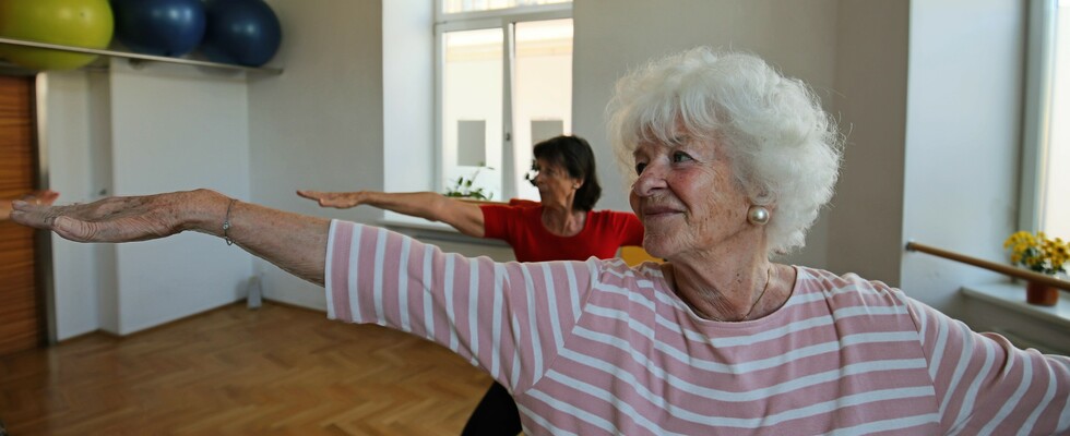 SENIORENYOGA GRUPPENSTUNDE (Mittwoch, 11:00 - 12:00 Uhr)