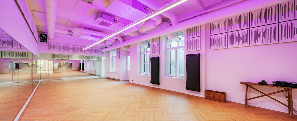 Fitness Klassen - Shape with Weights, HIIT, Yoga, Pilates