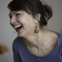 Vermiete hellen Praxis-Raum zur Mitbenutzung Nähe U4 Friedensbrück