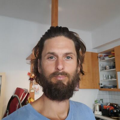 Suche Getränke lager zur Neuanmeldung oder zum andocken. biete 300-400€