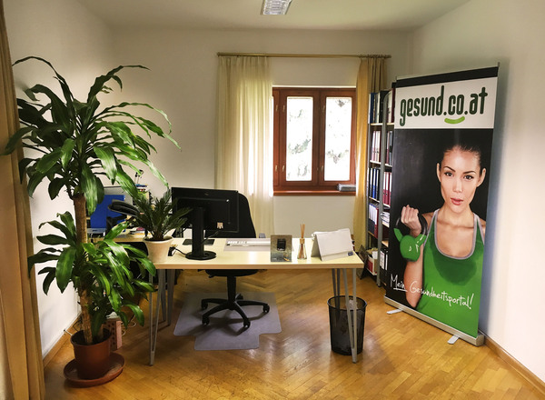 Vermiete Büro bzw. Praxisraum in herrlicher Ruhelage mit guter Öffi-Anbindung