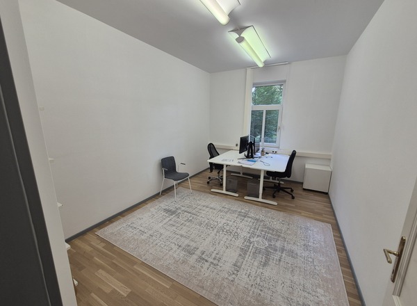 Provisionsfrei - Zwei Zimmer/Büroräume (gesamt 55 m² Untermiete) im Erdgeschoss