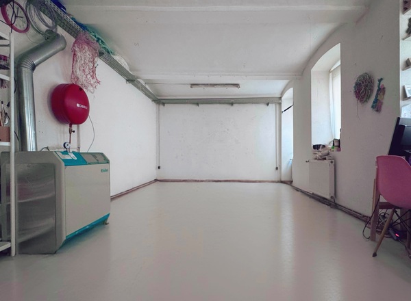 Atelierfläche am Yppenplatz – ca. 40 m² im geteilten Studio, All-Inclusive, Erdgeschoss