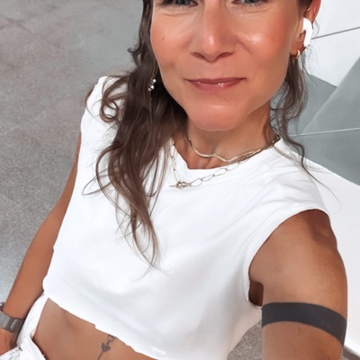 Suche Raum für abstrakte Kunsttätigkeit