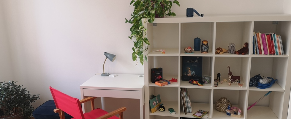 Biete ruhigen, hellen, geräumigen Therapieraum in Psychotherapeutischen Praxisgemeinschaft im 2. Bezirk