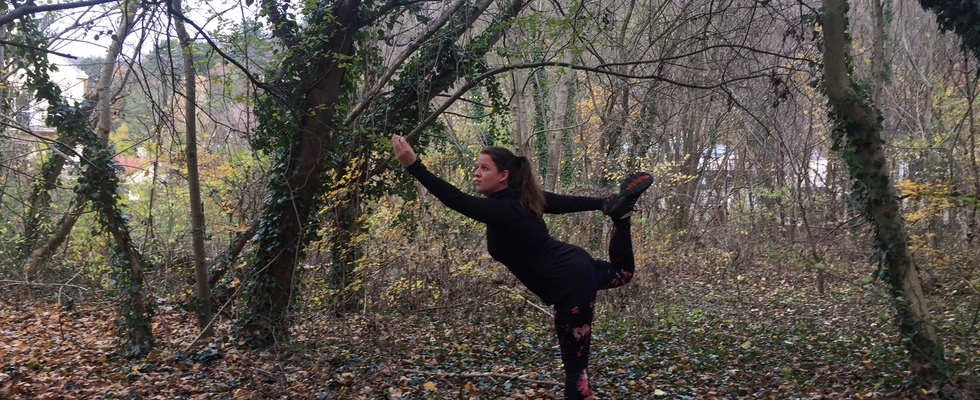 BACK.TO.THE.ROOTS - Yoga im Park
