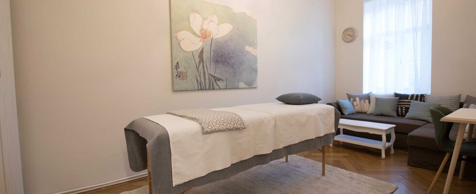 Schöner, heller Praxisraum im Herz-Jesu-Viertel zu vermieten.