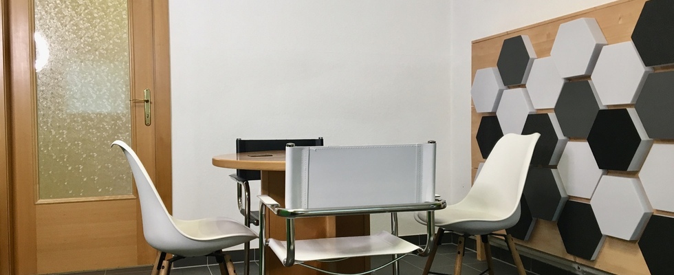Multifunktionales Studio für Webinare, Videoaufnahmen und Platz für bis 3 bis 5 Personen