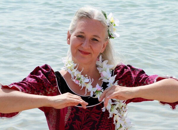 Hawaii-Spirit: Hula, Flying, Chants, Lomi Lomi Nui