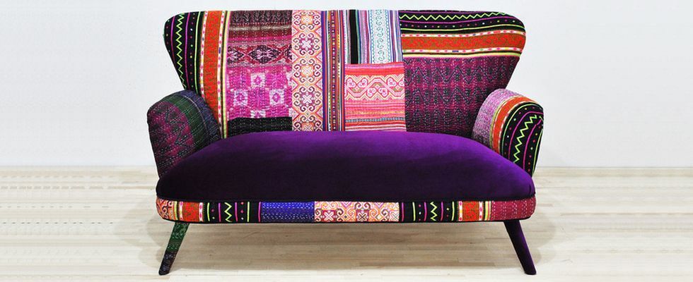 die lila Couch - das  Wohnzimmer-Atelier