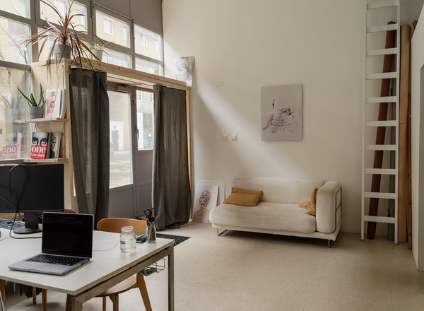 Atelier/Studio hat noch Platz für 1-2 Leute ;)