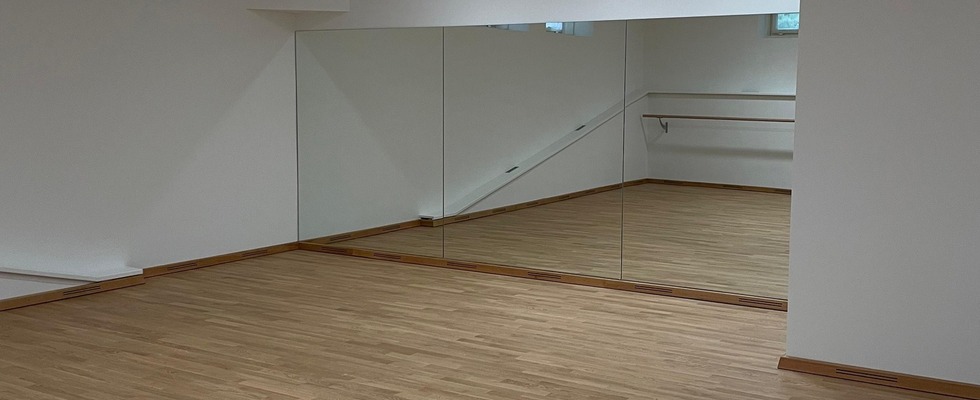 Vermietung von zwei ausgestatatteten Sporträumen für Trainer von Yoga, Pilates, Sporttanzen