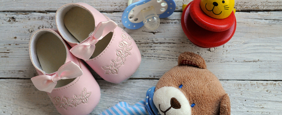 Kinderkleidung und Spielsachen - Flohmarkt