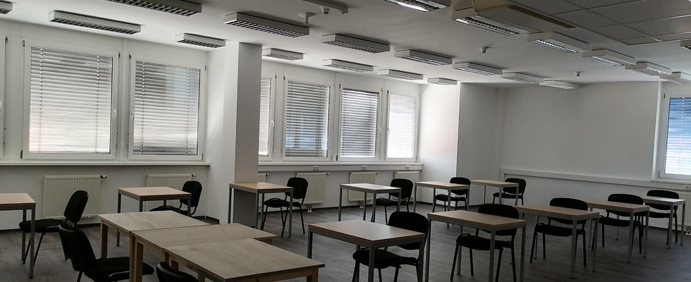 Vermiete einen großen und zwei kleine Veranstaltungs-/Seminarräume zur Mitbenutzung