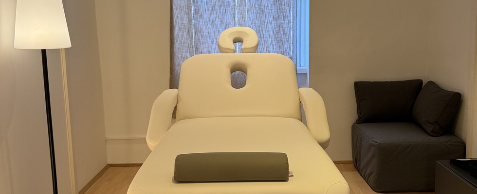 Moderner Massageraum im Trainers Gym