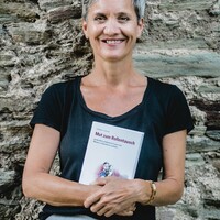 Praxisraum 3 Min. zu U1 Nestroyplatz zu vermieten!