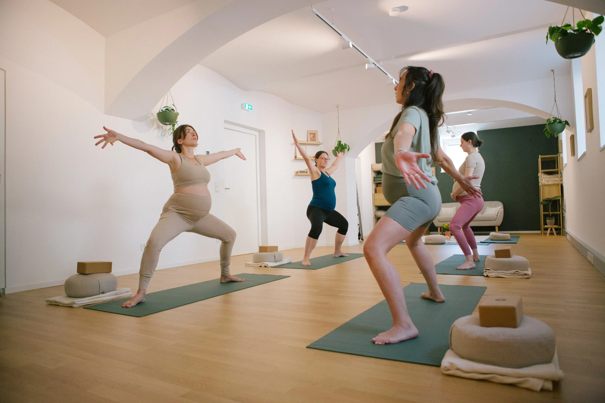 ????Schwangerschaftsyoga (ENG)