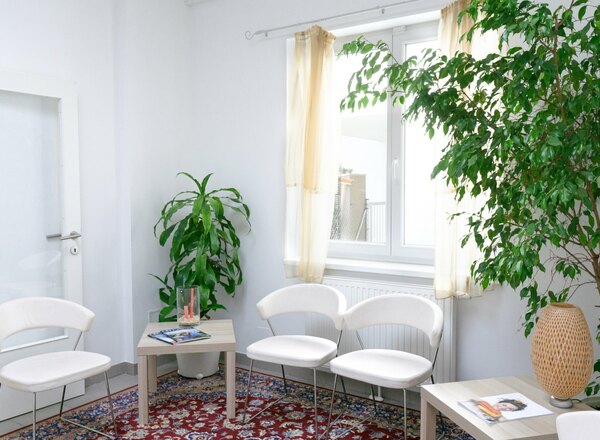 Vermiete Raum in Gruppenpraxis zur Mitbenutzung