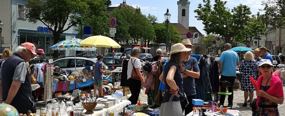 Flohmarkt am Maurer Hauptplatz