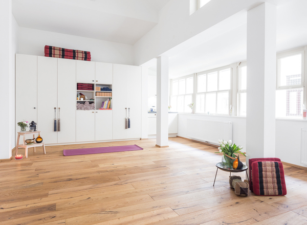 Schönes, helles, ruhiges Yogastudio in alter Veranda stundenweise zu vermieten