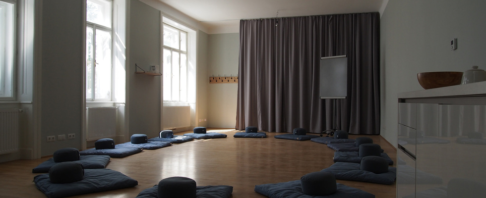 Vermietung von ruhigem, schönen Seminarraum / Yogaraum / Coachingraum