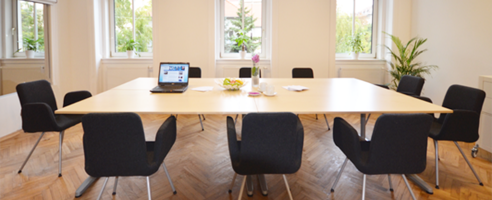 Moderne Besprechungsräume in Marktforschungsinstitut