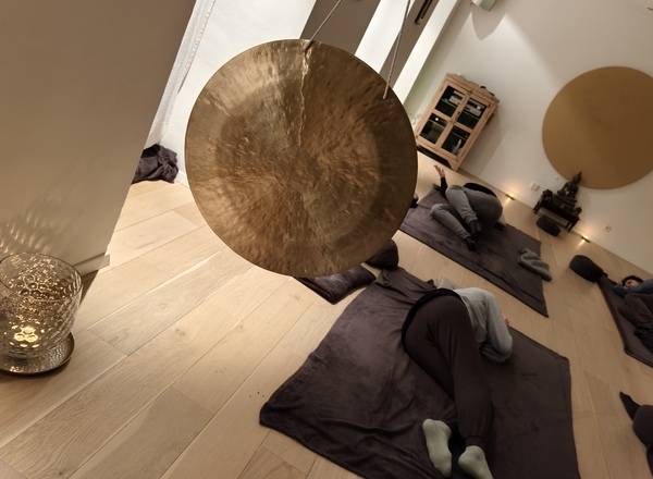 NEU -   FELDENKRAIS & SOUND         ......... *SOMATIC SOUND Mondays*........                 MO 19h30-21h15 @sbasewien.at