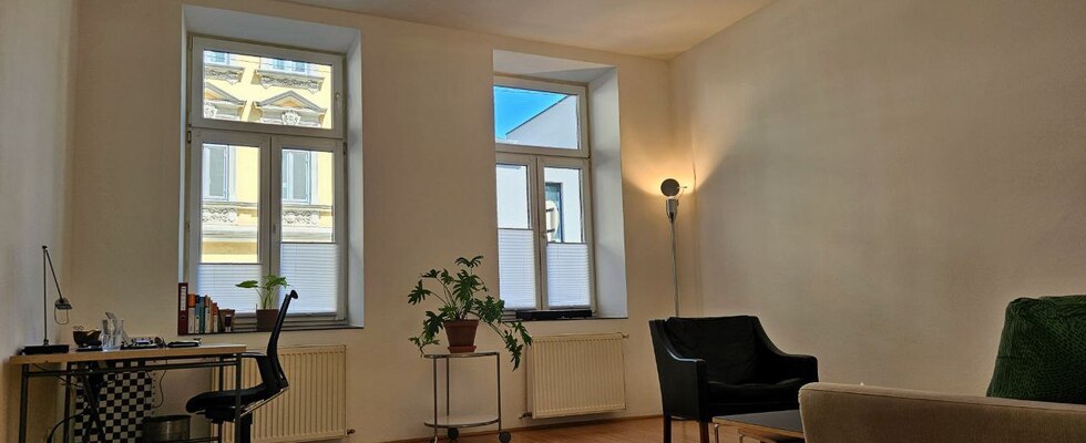 Vermiete zwei Behandlungsräume (10,5 &13m²) in frisch renovierter psychotherapeutischer Praxis