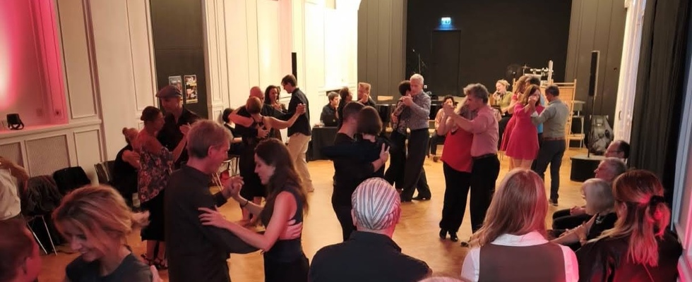 TANGO ARGENTINO ESSENTIALS (OPEN LEVEL)