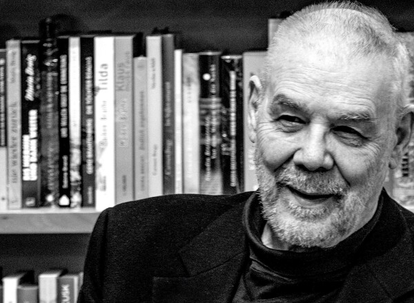 Rudolph J. Wojta liest aus "Zerfall der Lage"