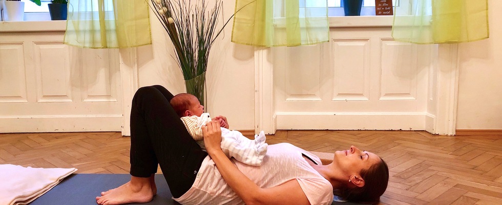 Mama-Baby Yoga