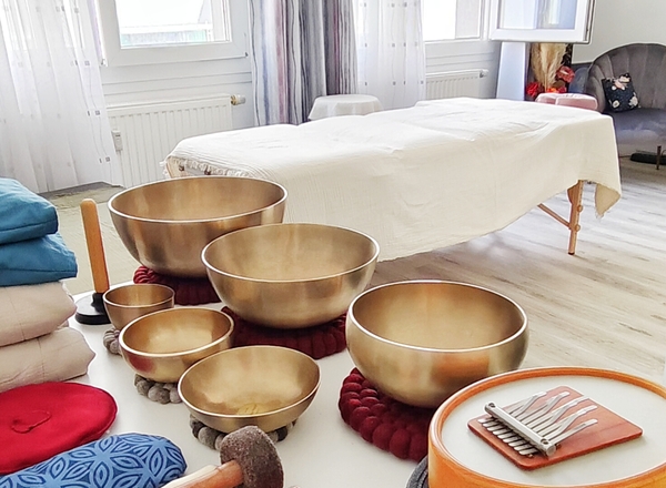 Klangmassage - Achtsamkeitstraining - Begleitung vor und nach der Geburt 