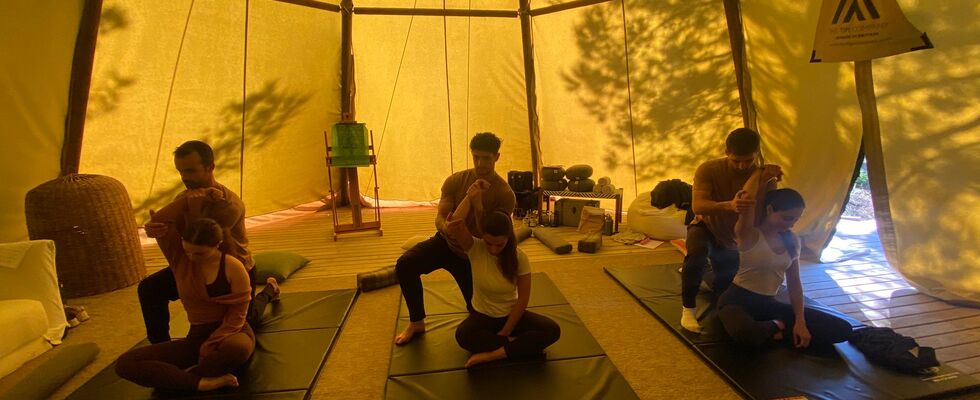 Thai Yoga Massage Kurse in Wien – Lernen von einem der Weltbesten 🇦🇹