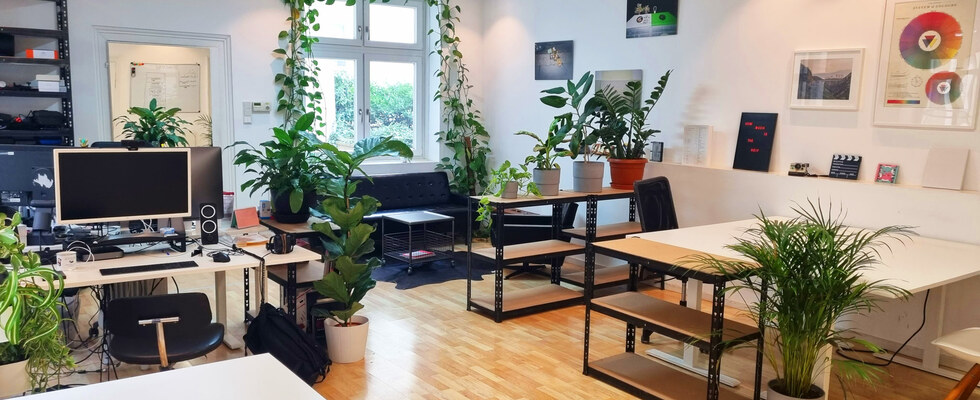 Büroplätze in Kreativmanufaktur mit Fotostudio zu vermieten