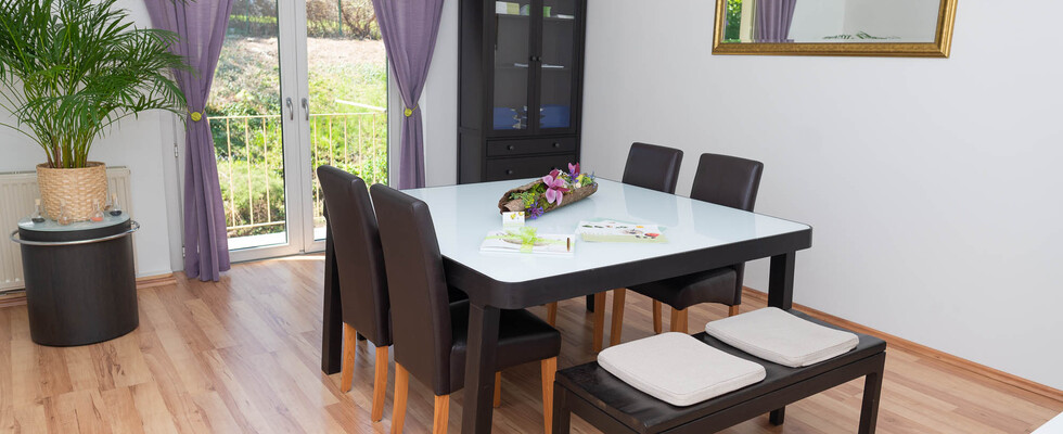 Vermiete zur Mitbenutzung Wohnung mit Workshopküche (auch nur tageweise für Workshops!!!), Praxisraum/Esszimmer/Beratungszimmer, Büro