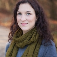 Iris Lasta-Vahdani