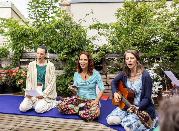 Let's Sing, let's Circle - Mantren, Tanzen und Achtsamkeit